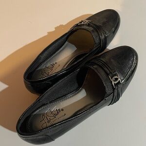 Life Stride Black Silver Buckle Flats Loafers 9M Timeless Business Casual NWOB